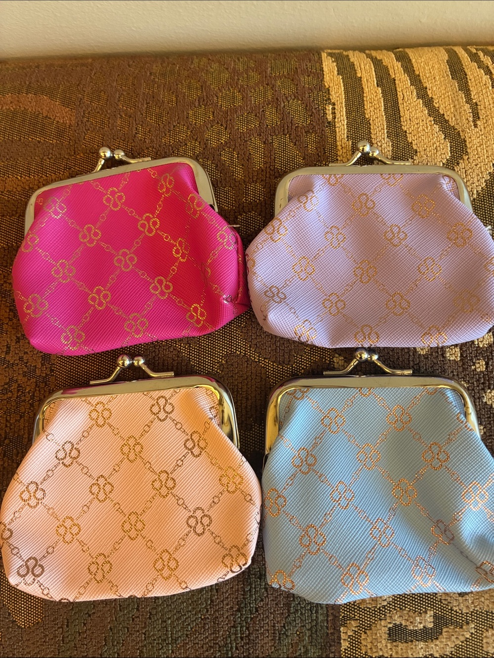 ❤️4 for $20❤️Women’s Small Kiss-Lock Coin Purse - Pink, Lavender, Peach, Blue